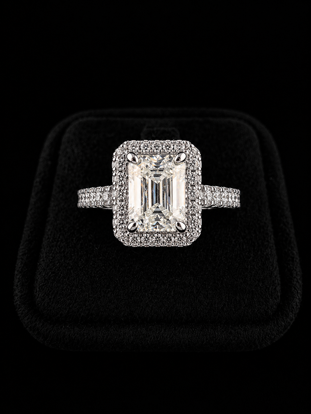 925S Emerald Cut Moissanite Halo Ring – 1.50 CTW VVSD | Size 8
