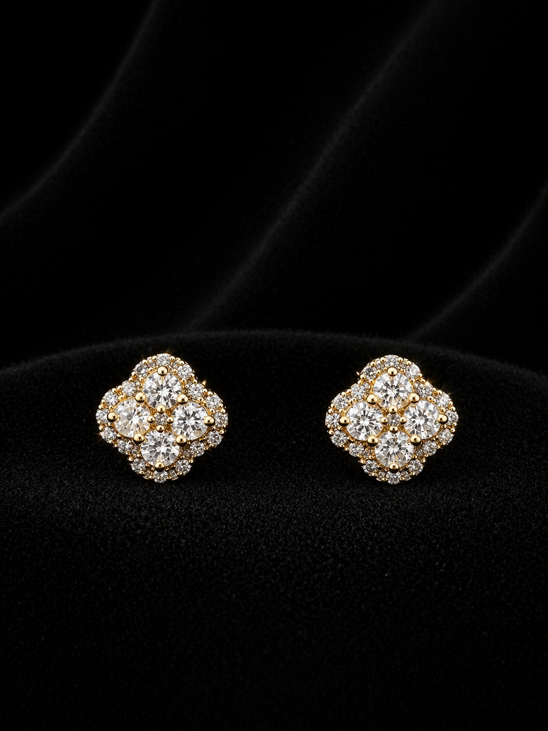 14K Gold Clover Lab Diamond Stud Earrings – 0.31 CTW