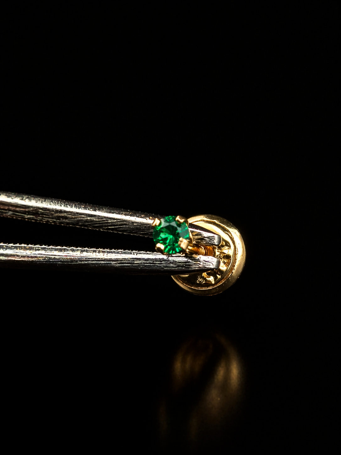 18K Colombian Gold Emerald Stud Earrings