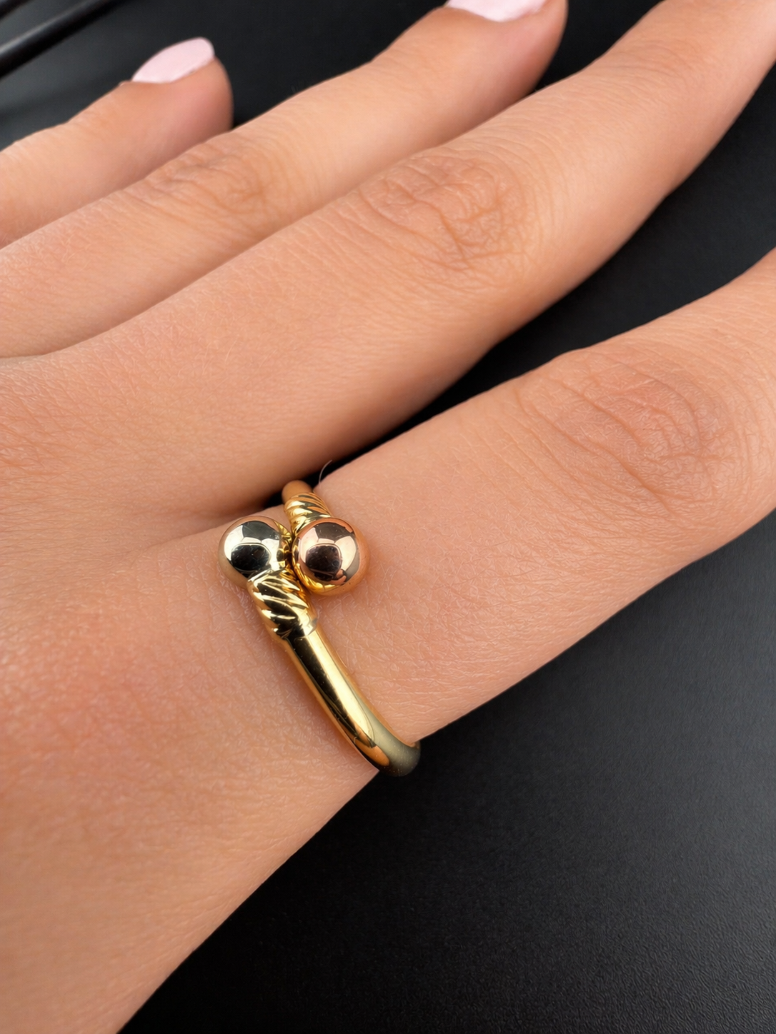 18K Colombian Gold Two-Tone Bead Ring – Sculptural Minimalist Design (Size 7)