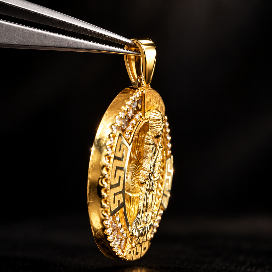 Lusso San Lázaro 10K Yellow Gold Religious Pendant