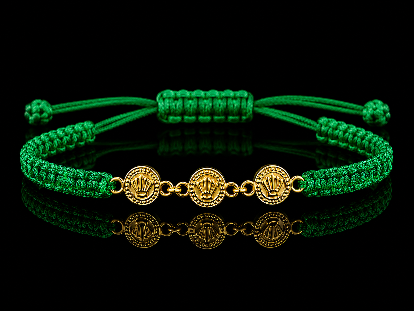 18K Gold Triple Shell Macramé Bracelet | Adjustable Green Cord | 1.10g