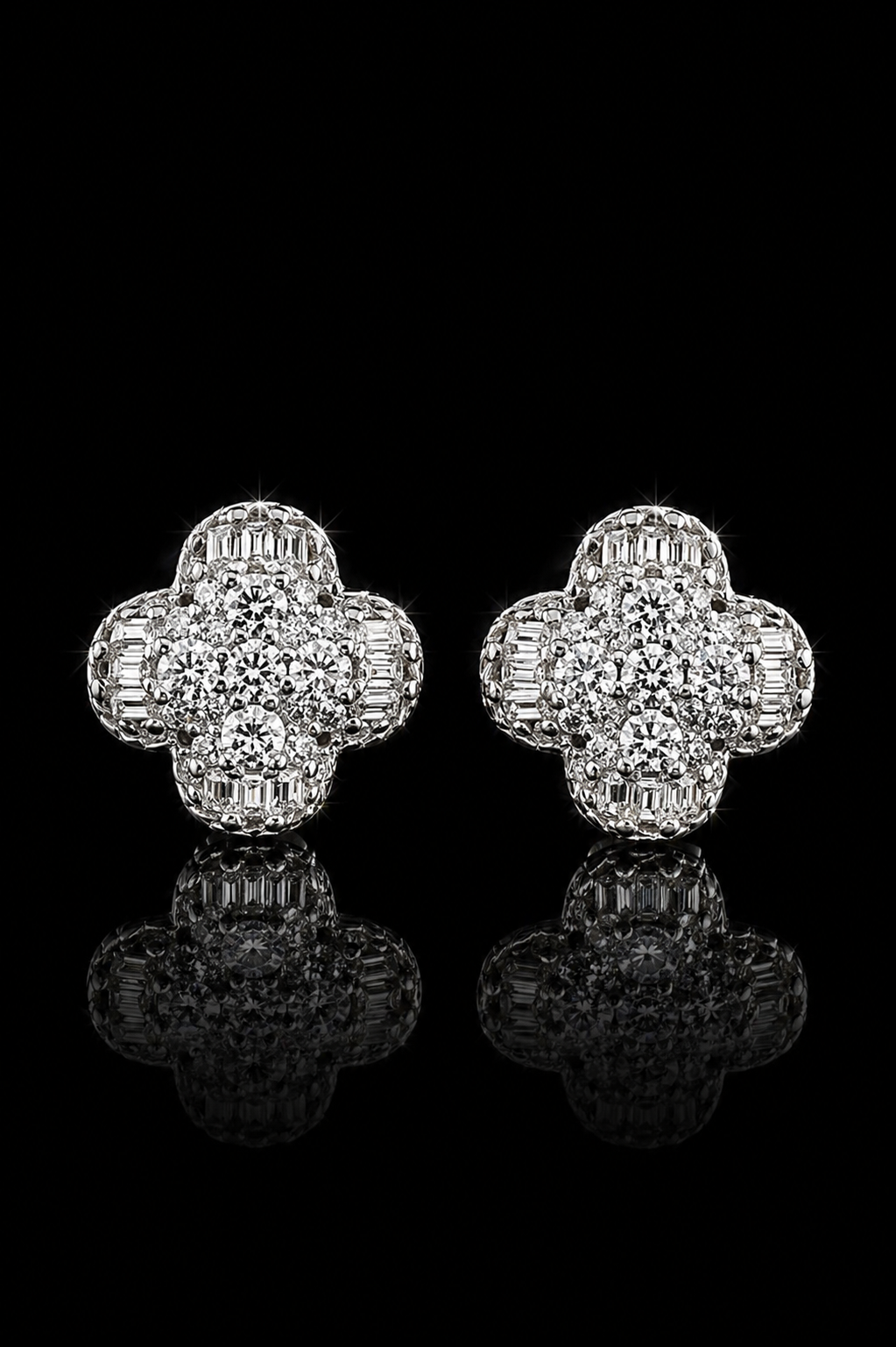 Clover Cluster Stud Earrings – Moissanite | 925S