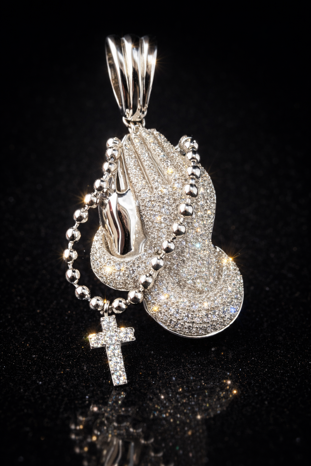 Sacred Prayer Hands Pendant VVS-D | 925S